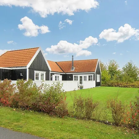 펜션 4 Star In Vejby-by Traum